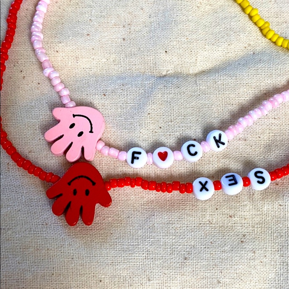 2 Piece Smiley Hand Naughty Choker pink+yellow